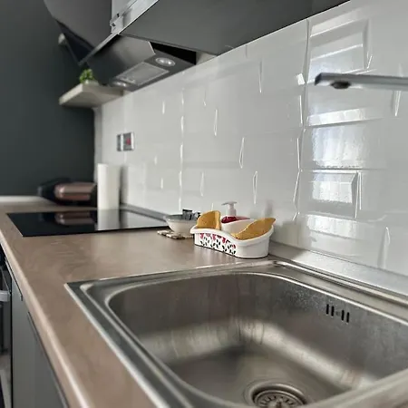 Luxury 1 Bedroom Mckenziegold 57 Myguest Cyprus *